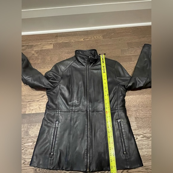 Andrew Marc Women’s Black Leather Jacket Size M - Picture 7 of 9